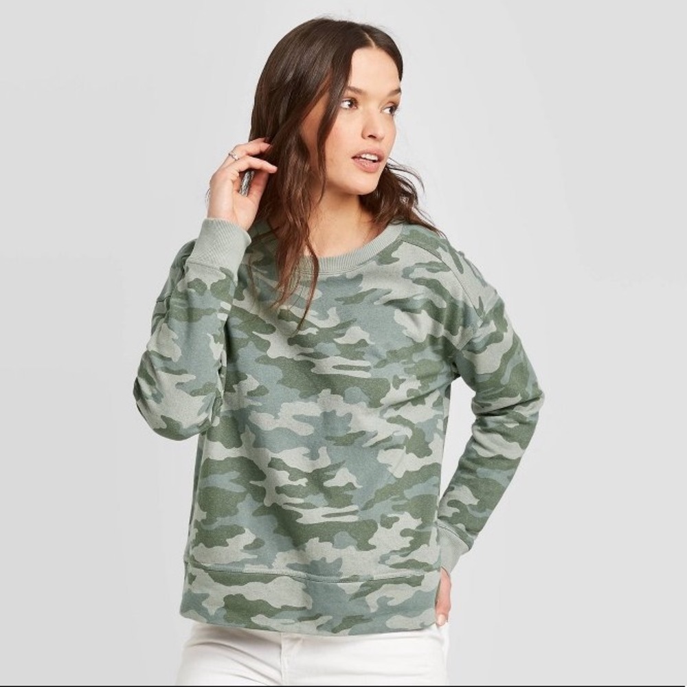 Universal Thread Camo Pullover Sweatshirt